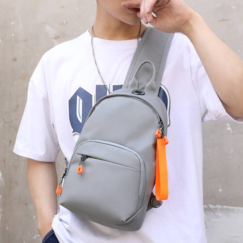 Miesten Nailoninen Kuulokeaukko Vedenpitävä Ulkokäyttöinen Crossbody Laukku Rintalaukku Sling Bag