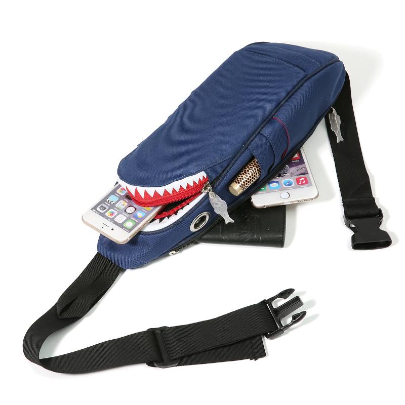 Unisex-kankainen Hain Muotoinen Monitaskuinen Rintalaukku Sarjakuva Rento Superpehmeä Suuri Kapasiteetti Monitoiminen Messenger Crossbody Laukut Olkalaukku