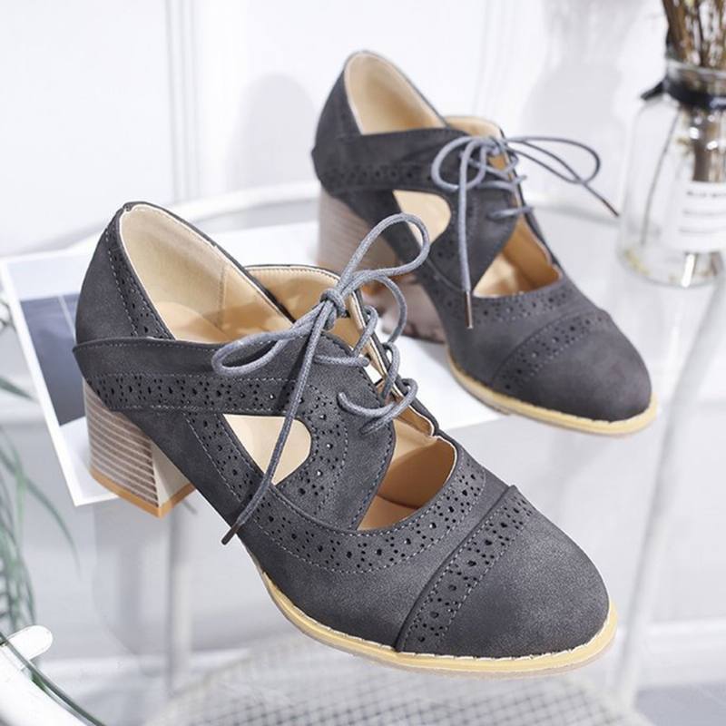 Brogue Carved Chunky Heel -kengät