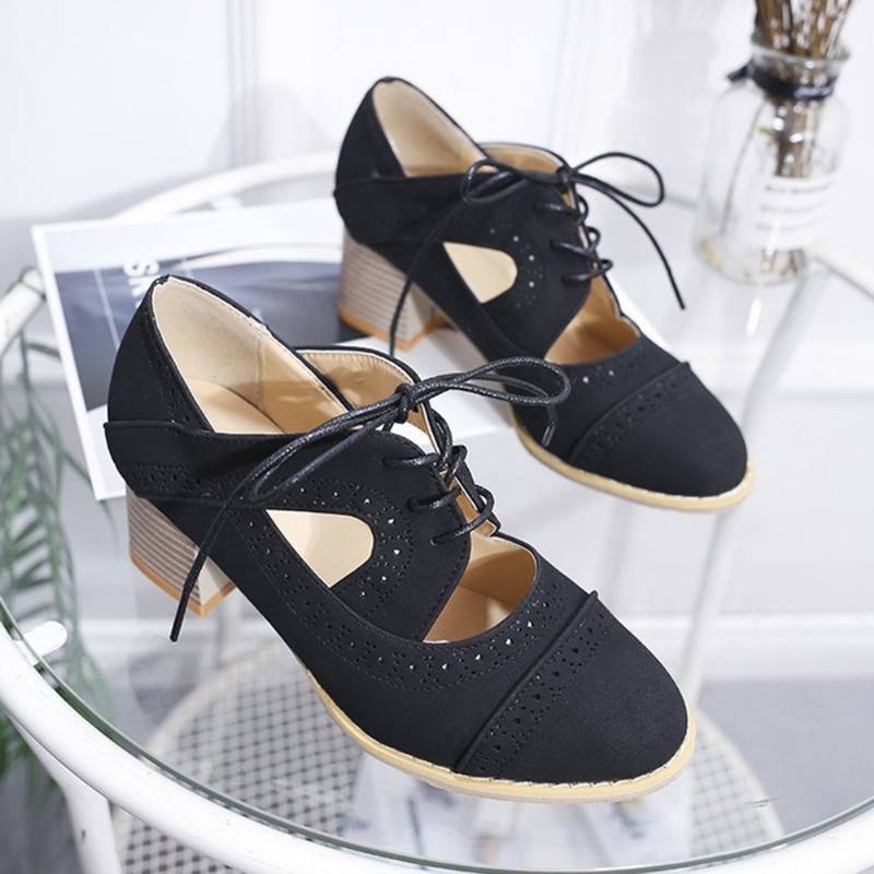 Brogue Carved Chunky Heel -kengät